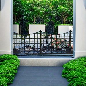 BreezeLodge Metal Garden Fence Sections with Versatile Barrier for Yard and Patio Safety